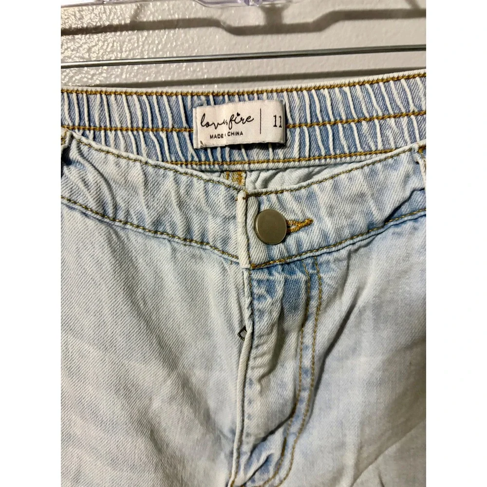 Love‎ Fire Light Wash Cargo Jeans Wide Leg Elastic Back Waistband Blue Size 11